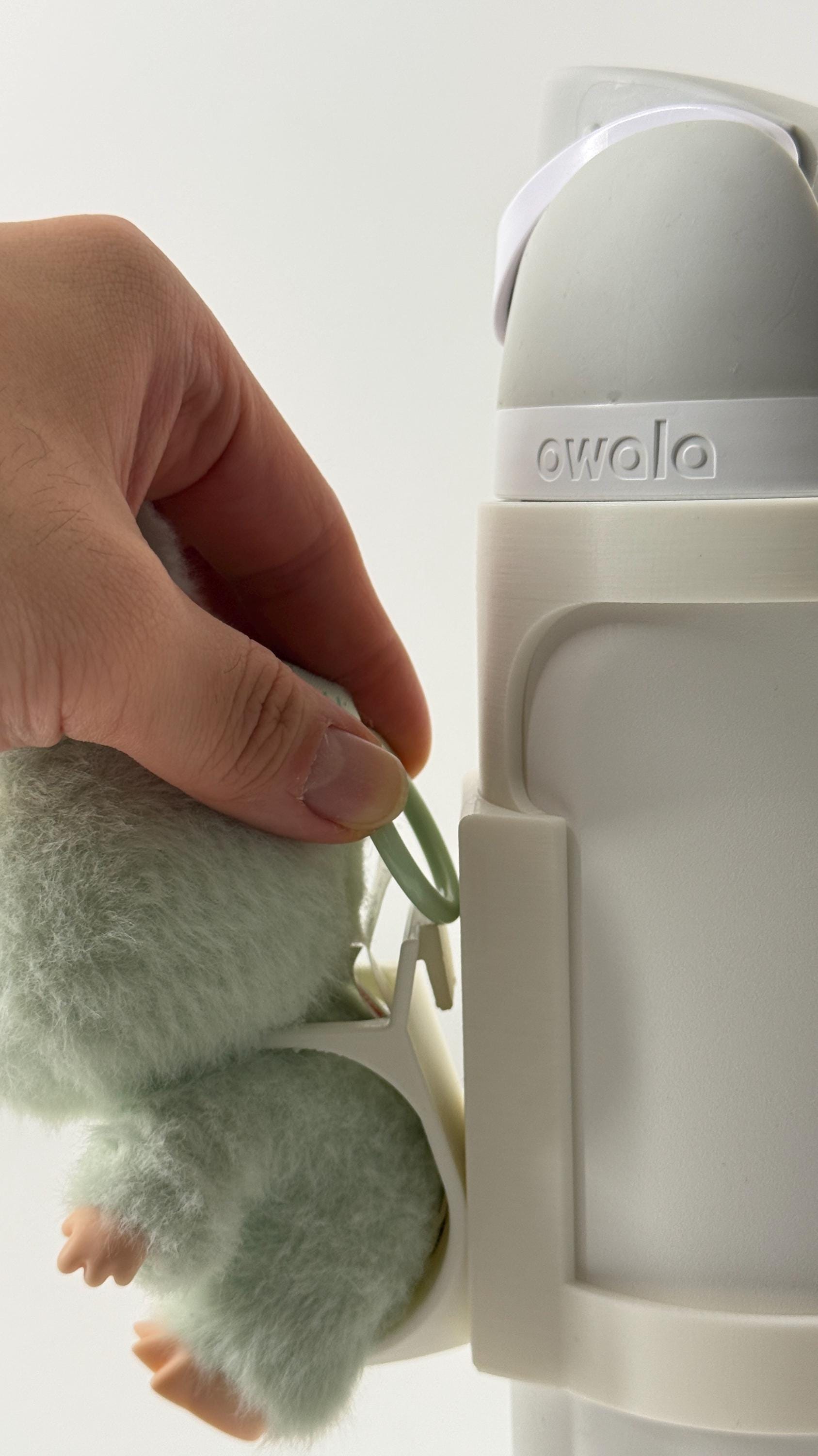 For the Owala 24oz Freesip: Small Figure Bottle Mount – La Bobu Fun Display Attachment!