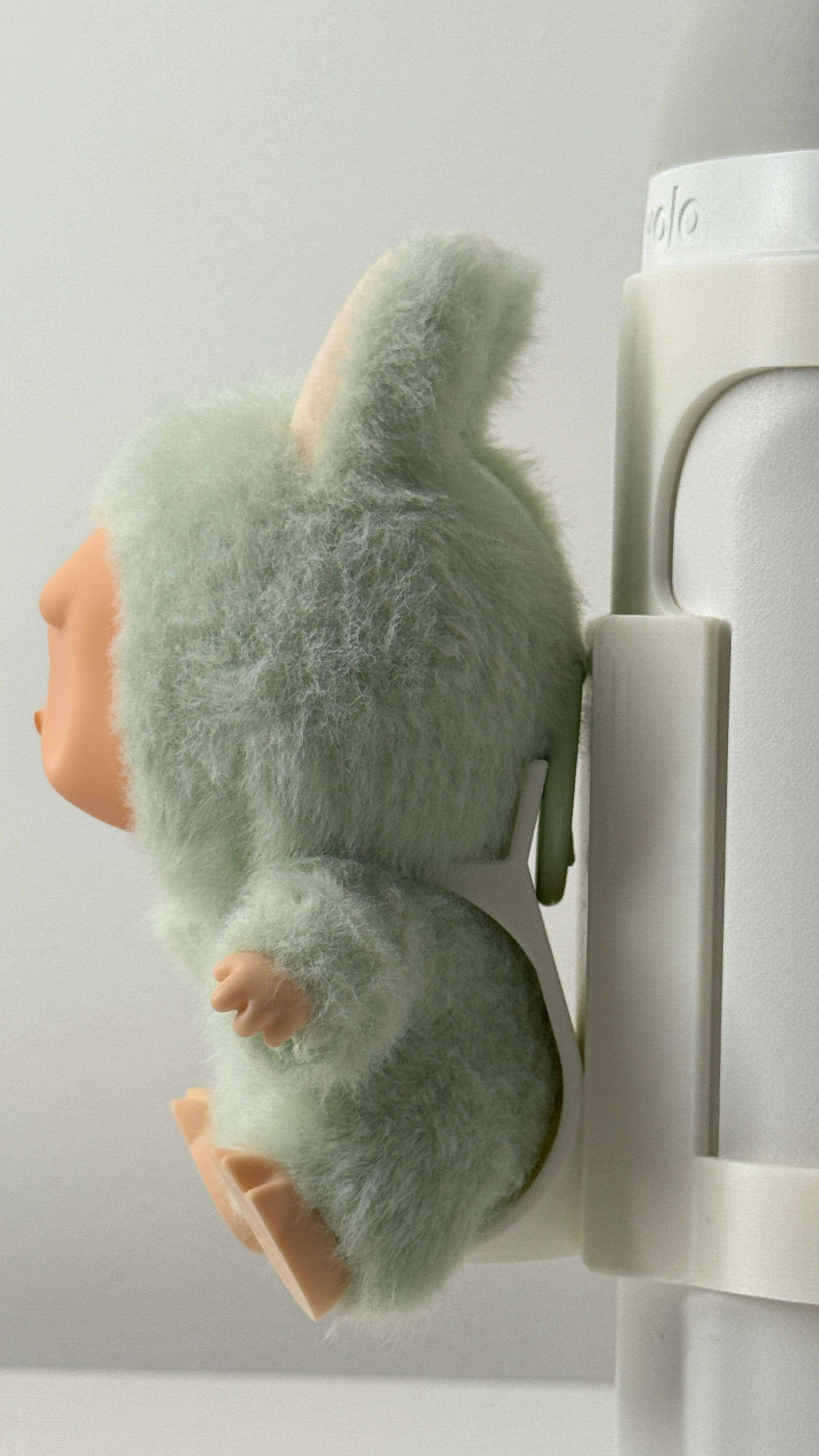 For the Owala 24oz Freesip: Small Figure Bottle Mount – La Bobu Fun Display Attachment!